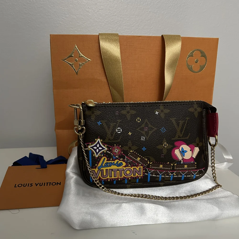 SOLD! Limited Edition Christmas Mini Pochette - Picture 1 of 4